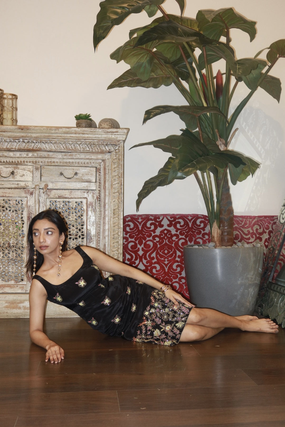 Hand painted | Sleeveless | Black dress